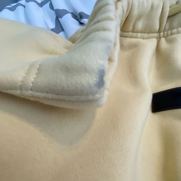 Fear of God ESSENTIALS Logo Fleece Jogger Light Tuscan Yellow L - Picture 12 of 12